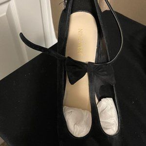 Nine West Black Velvet Tuxedo bow tie shoes